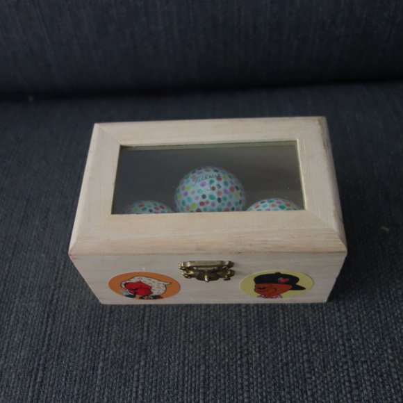 Pre-Loved Hand Designed Titleist Pro VIx  Golf Balls with Collectable Wooden Box - Picture 2 of 16